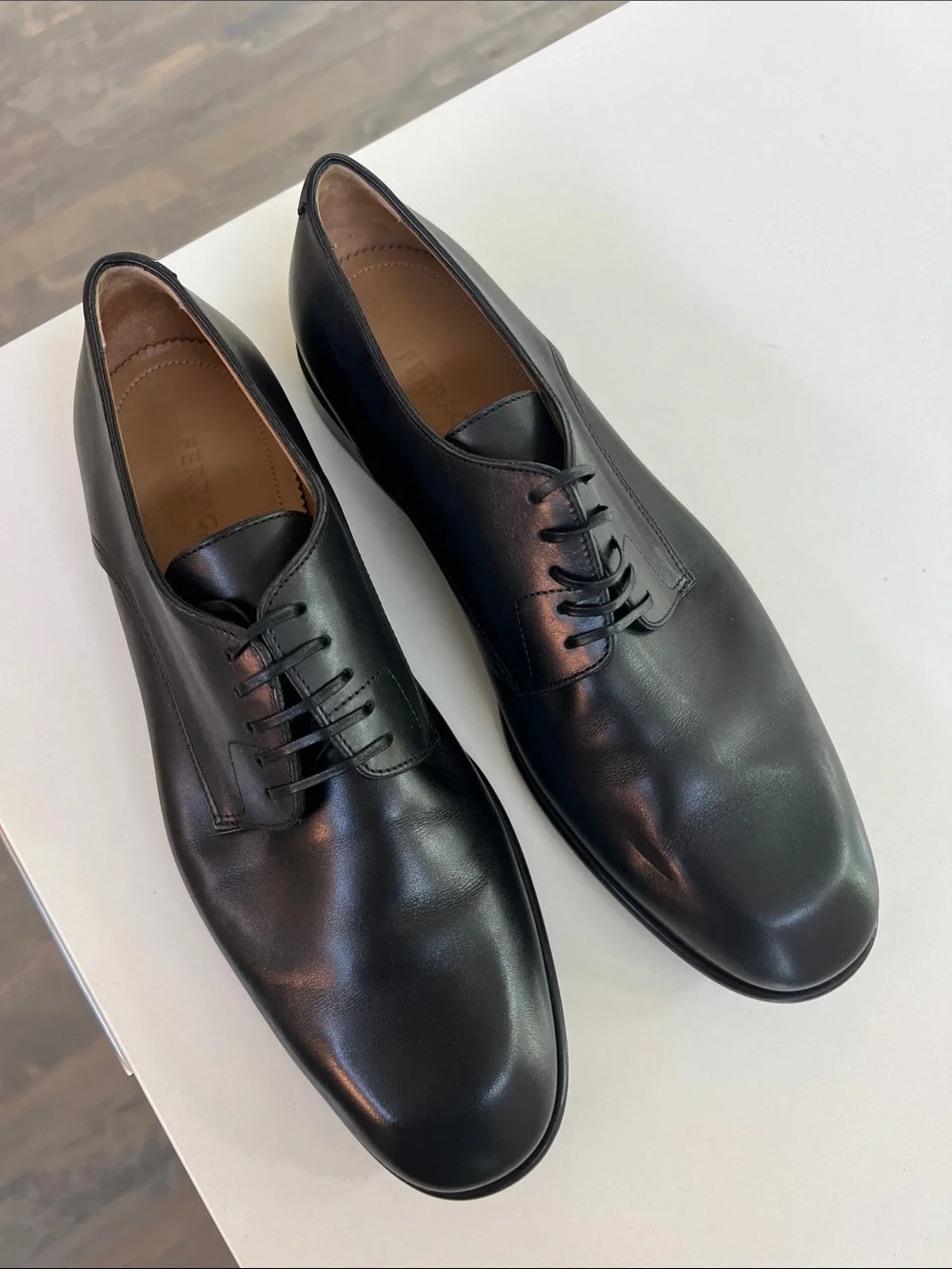 Ferragamo black leather derby dress shoes men’s size 10